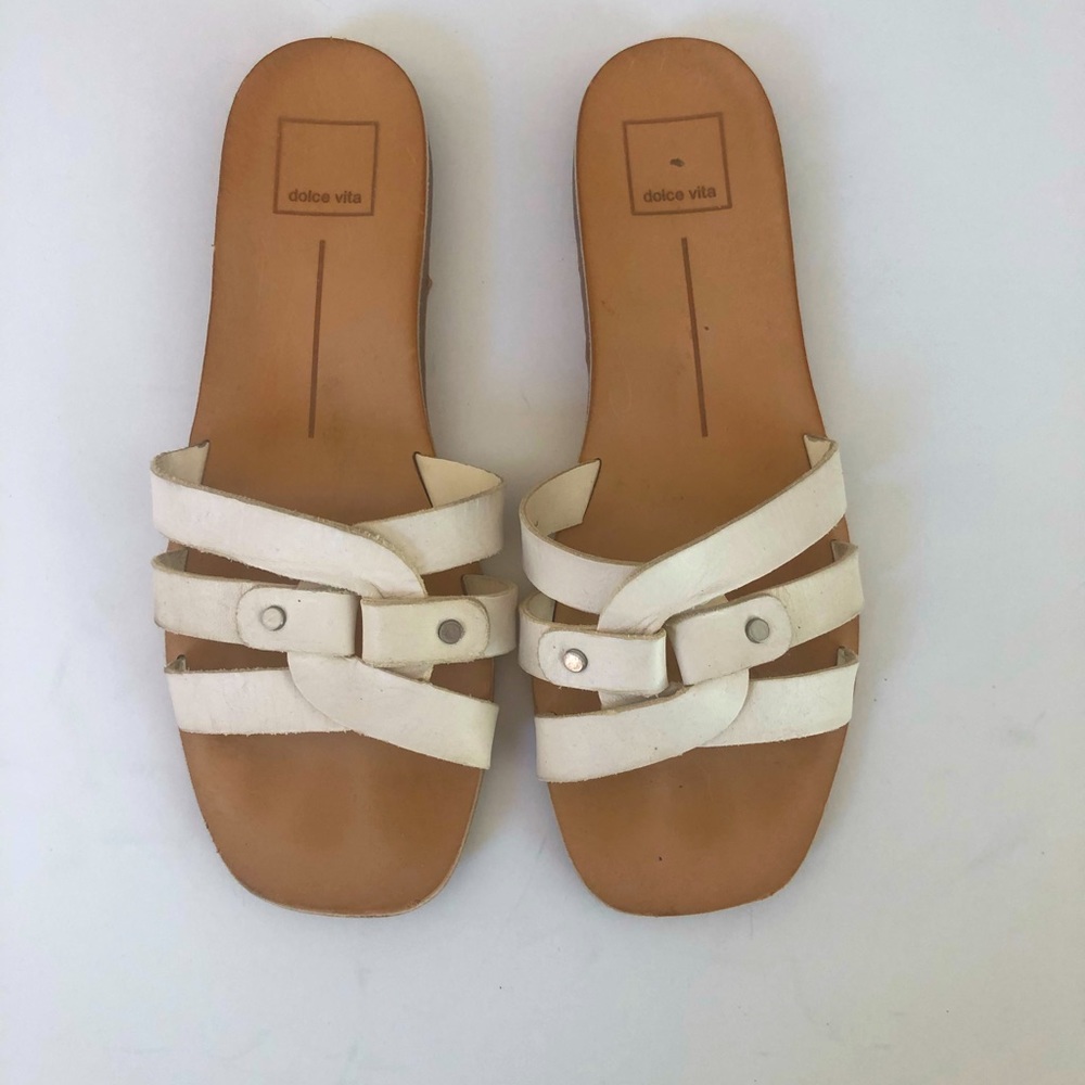 Dolce Vita “Cait” Sandals - Picture 2 of 3